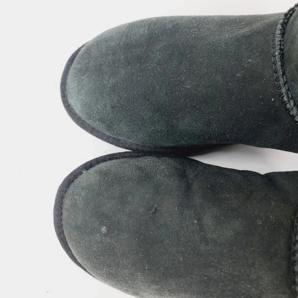 UGG girl black